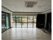 SHOW ROOM + DEPOSITO, 1.500 m2: Z/ SHOP. KM 5, SECRET. NAC. DE DEPORTES, AMBIENTES CLIMATI