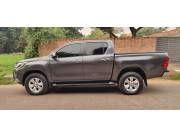 Toyota hilux caja mecánica 4x4 año 2018