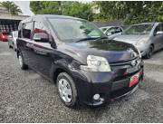 HERMOSO TOYOTA NEW SIENTA BURDEO 2012/13 MOTOR VVTI 1.5. FARO LUPA FRENTE NUEVO AUTOMATICO