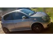 Vendo Toyota Vitz año 2001 RS Impecable