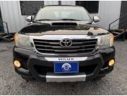 VENDO TOYOTA HILUX DE TOYOTOSHI AÑO 2014 MOTOR 3.0 MECÁNICO 4X2 UNICO DUEÑO