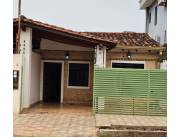 Vendo Chalet p/primera vivienda. Área 4 C.D.E.