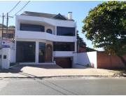 RESIDENCIA DE 5 NIVELES EN ALQUILER, BO. MBURICAO-AS.