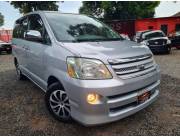 TOYOTA NOAH 2005 RECIÉN IMPORTADO IMPECABLE ESTADO SIN DETALLES TR GEREMIAS