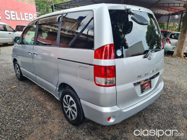 Toyota Noah 2005 — foto 4
