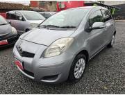 HERMOSO TOYOTA NEW VITZ REC. IMPORT. 2010 MOTOR VVT-I 1.3 GRIS AUTOMATICO CON GARANTIA