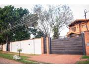 VENDO AMPLIA CASA EN FERNANDO DE LA MORA ZONA NORTE - US$ 300.000