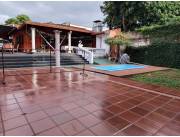 VENDO CASA C/ PISCINA EN LAMBARÉ!!