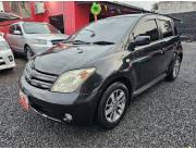 IMPECABLE TOYOTA IST CON USO EN PY AÑO 2004 NEGRO MOTOR VVTI 1.3. AUTOMATICO SIN DETALLES