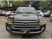 VENDO TOYOTA LAND CRUISER AÑO 2010 FACELITE 2020 DIESEL AUTOMÁTICO DOCUMENTOS AL DÍA