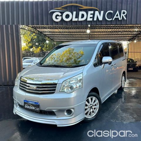 Autos - GOLDEN CAR VENDE!! Toyota Noah 2011/12 Poco uso en Py Motor 2.0 cc valvematic 4x2 Nafter