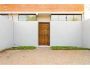 Venta Moderno Duplex de 3 dorm en Loma Merlo, Luque