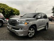 VENDO TOYOTA LAND CRUISER AÑO 2012 IMPECABLE - FINANCIACION PROPIA