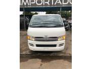 VENDO TOYOTA HIACE TIPO CARGUERO AÑO 2006 MOTOR 2.5 DIESEL AUTOMÁTICO RECIEN IMPORTADO