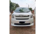 Vendo Toyota Noah año 2007