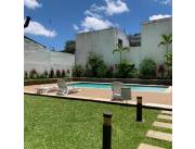 Alquiler departamento tipo duplex, 3 dormitorios en suite. Zona Shopping Mariscal Lopez