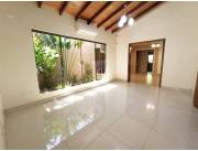 BO SAN CRISTOBAL, WTC: EN PLANTA BAJA, 4 DORMIT, QUINCHO, PARRILLA, PISCINA, 8.400.000 GS.