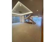 ALQUILO LUJOSO DUPLEX EN LUQUE. ZONA CONMEBOL COD 4271