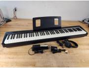 Piano digital Roland FP-10 de 88 teclas con contrapeso