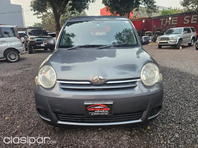 Toyota Sienta 2010 - foto 2