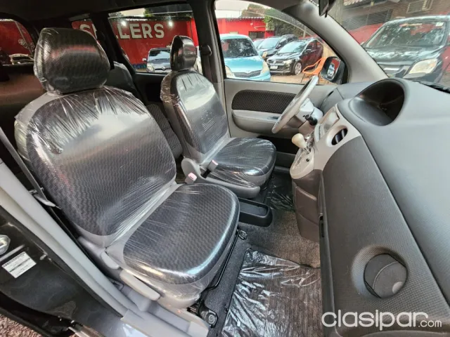 Toyota Sienta 2010 — foto 4