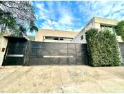 EN VENTA MODERNA Y LUJOSA RESIDENCIA EN LAS LOMAS ID 26011