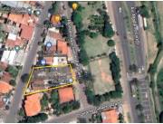 VENDO TERRENO CON VIVIENDA EN BARRIO SALVADOR DEL MUNDO - USD 290.000