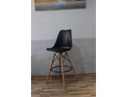 BUTACA ALTA EAMES/MARGOT NEGRO ACOLCHADO