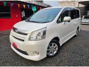 *Hermoso y Unico toyota New Noah Rec. Import. Full equipo serie S sin detalles.