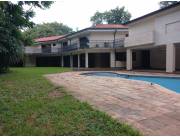 VENDO CASA EN ASUNCION BARRIO LOS LAURELES COD 4791