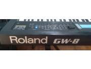 Vendo Roland gw8- o cambio por la serie yamaha