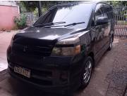 Vendo Toyota Voxy año 2005