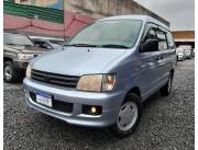 Toyota Noah Recién importado Año 1997 Motor 2.0 Mecánico Diésel Bomba sencilla Tres hilera