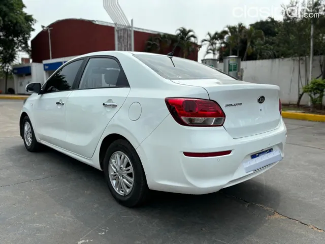 Kia Soluto 2022 — foto 5