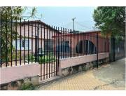 ALQUILO Casa ideal uso comercial, con 4 dormitorios y amplio garage zona Shopping Mariscal