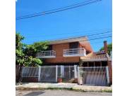 VENDO AMPLIA Y HERMOSA CASA PARA VIVIENDA U OFICINAS