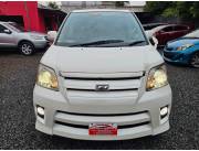 Toyota Noah año 2006