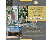 En venta amplio terreno con salón comercial sobre avda Cacique Lambaré 230mil USD