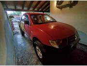 Vendo Camioneta Mitsubishi L200 Caja Mecánica 4x4 Año 2013.