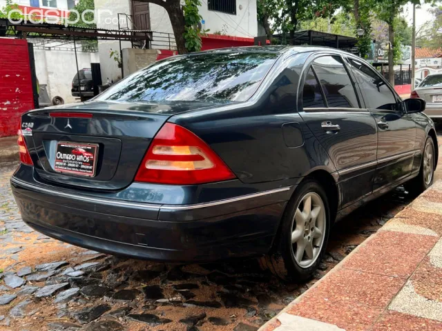Mercedes-Benz W203 Año 2003 — foto 7