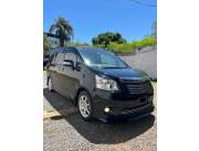 TOYOTA NEW NOAH 2009 DOBLE TECHO RECIEN IMPORTADO