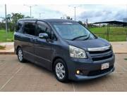 Toyota Noah 2009 la