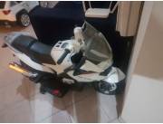 Moto a bateria en muy buen estado!!!!