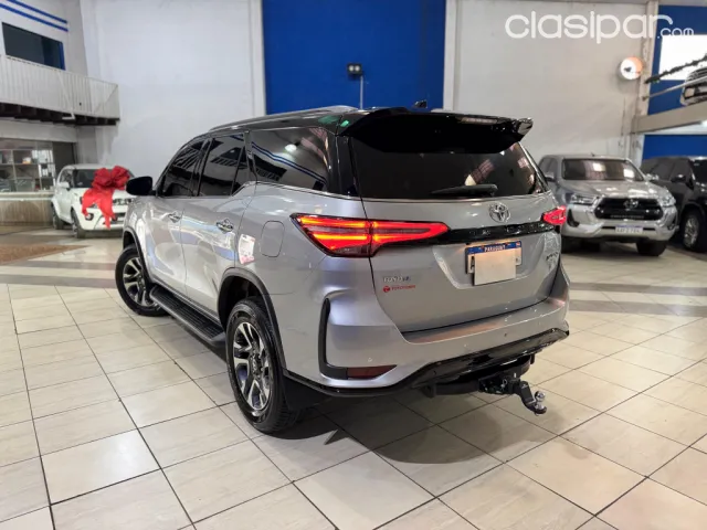 Toyota Fortuner 2023 — foto 3