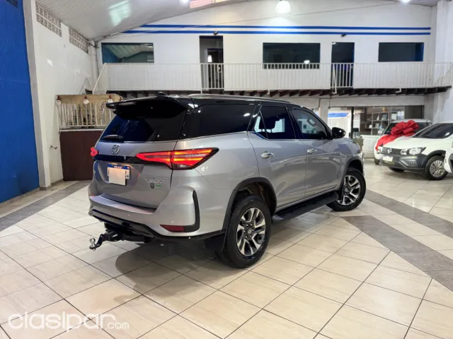 Toyota Fortuner 2023 — foto 4