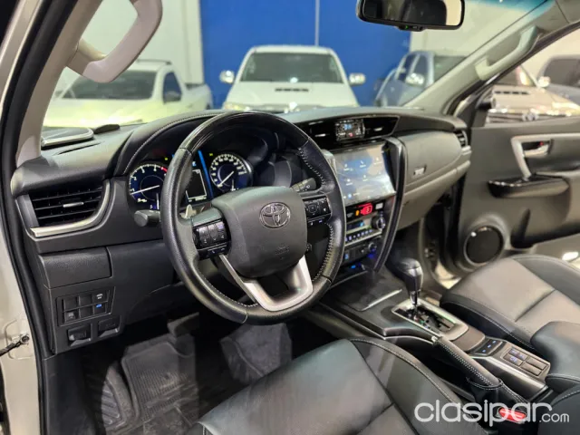 Toyota Fortuner 2023 — foto 7