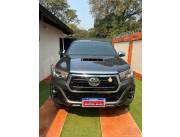 VENDO IMPONENTE TOYOTA HILUX 2017