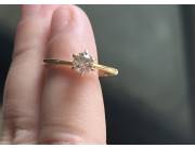 Anillo oro 24K, con solitario diamante 60 puntos