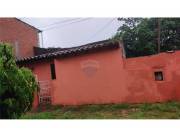 VENDO TERRENO C/CASA EN 4TO BARRIO LUQUE A POCAS CUADRAS DE AVDAS PRINC. IDEAL PARA VIVIEN