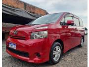 🔆 TOYOTA NEW VOXY 2.0 CC AUT. COLOR BORDO 2009 /8 0 USO EN PY 3 HILERAS DE ASIENTOS